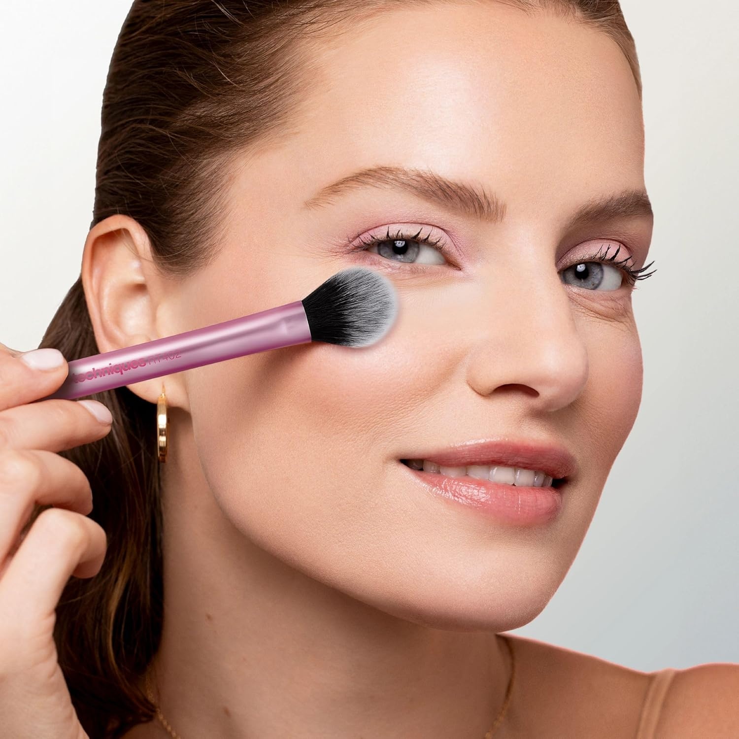 image:imageReal Techniques Setting Brush With Ultra Plush Custom Cut Synthetic Bristles and Extended Aluminum Ferrules to Build CoveragePink