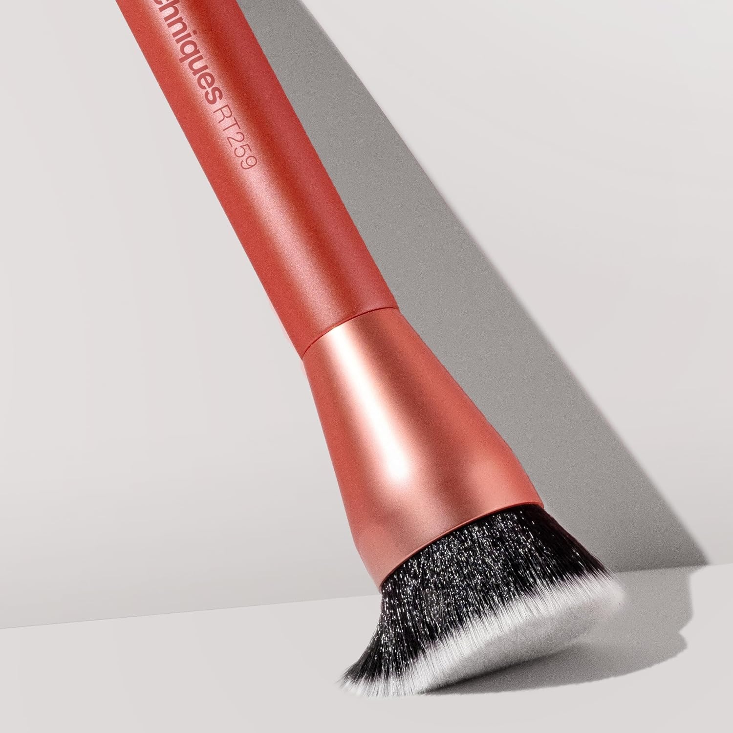 image:imageReal Techniques Glow Round Base Makeup Brush For Liquid amp Cream Makeup Flat Top Foundation Brush For Buffing amp Blending Up Coverage Dense Synthetic Bristles Vegan amp Cruelty Free 1 CountGlow Brush
