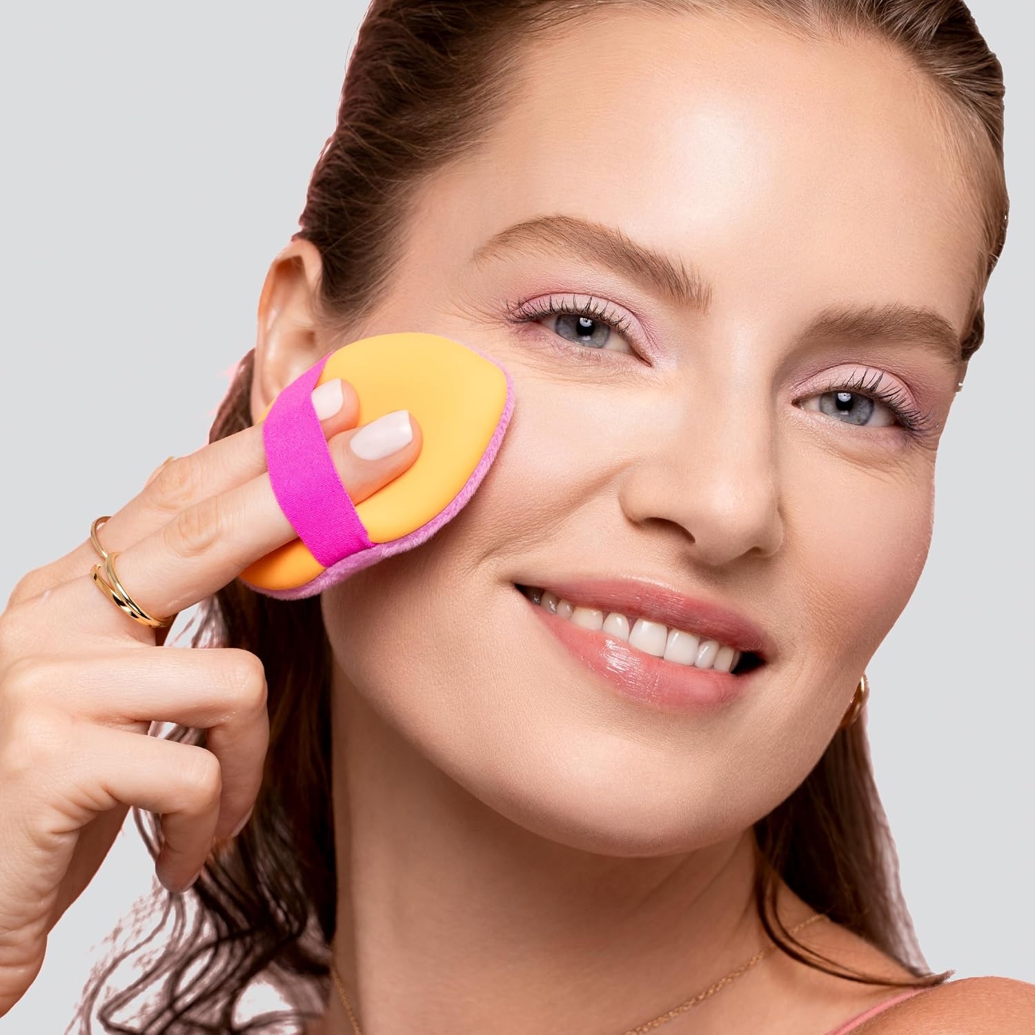 image:imageReal Techniques Miracle 2In1 Powder Puff Travel Case DualSided Makeup Blending Puff Elastic Band Precision Makeup Sponge amp Powder Puff For Liquid Cream amp Powders Travel Case 2 Count1 Count Pack of 1