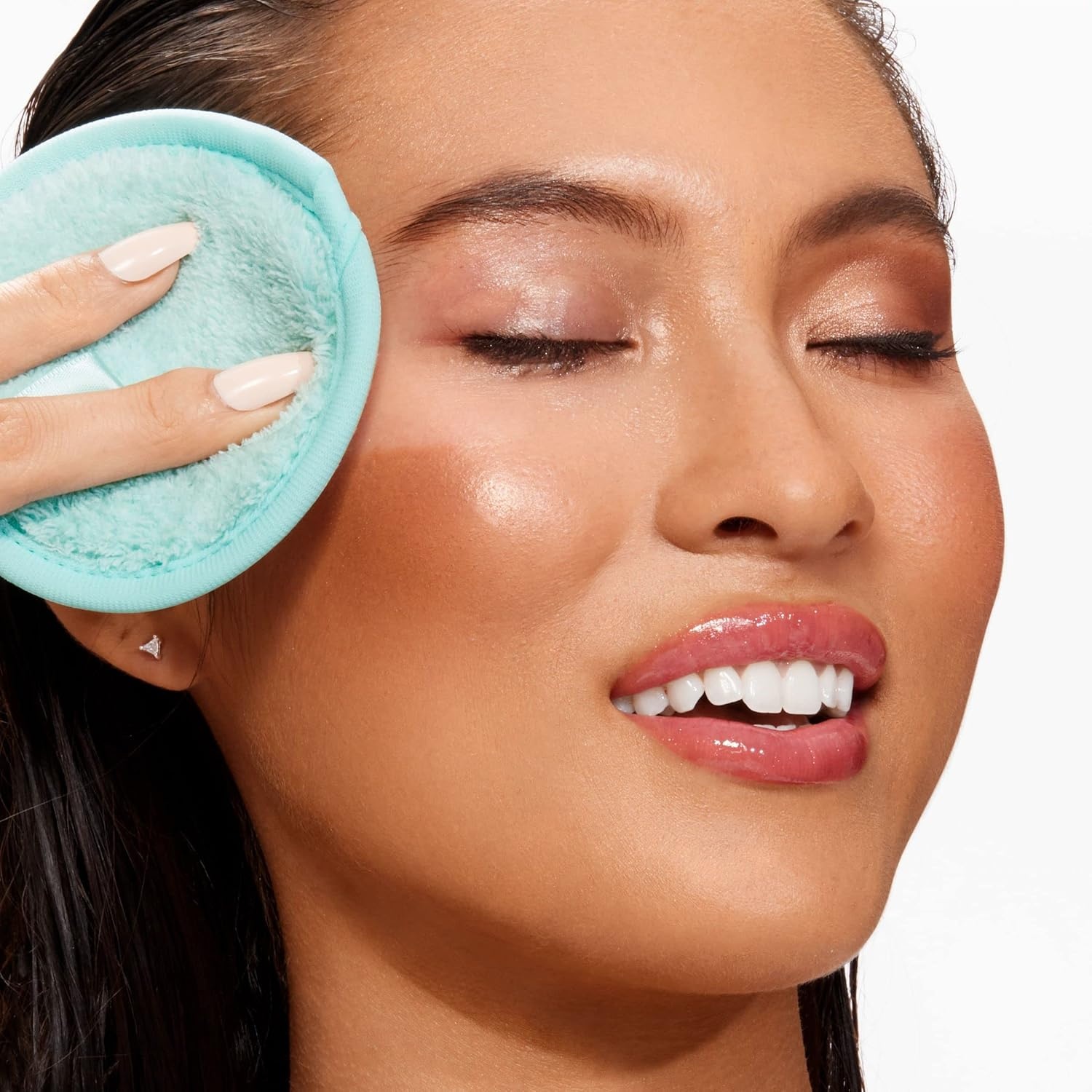 image:imageReal Techniques Real Clean InTheClear Eye Makeup Remover Makeup Remover Pads Reusable MakeupRemoving Rounds Eye amp Face Makeup Removal BiPhase Formula Hyaluronic Acid 3 Piece Bundle